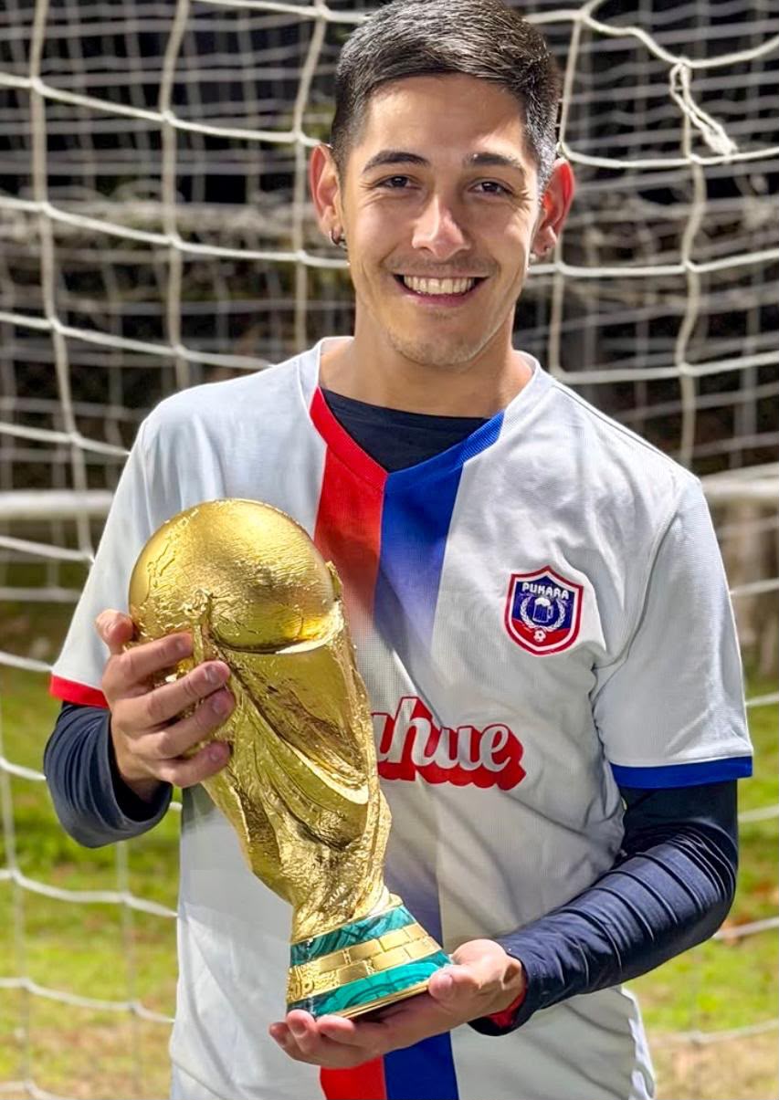 Cliente real con su Copa del Mundo
